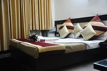 Oyo Rooms Sikanderpur Metro 구르가온